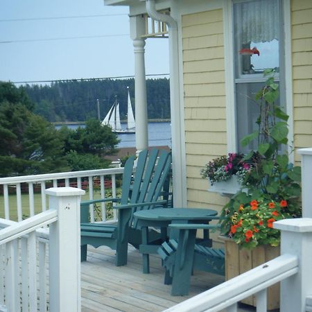 Bayview Pines Country Inn B&B Mahone Bay Eksteriør bilde