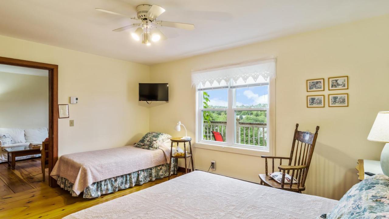 Bayview Pines Country Inn B&B Mahone Bay Eksteriør bilde